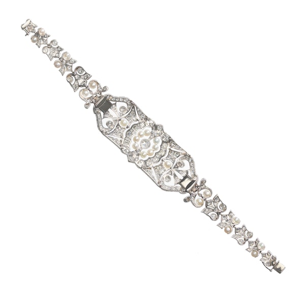 Early 20th Century Pearl, Diamond And Platinum Bracelet, Circa 1920, 8.90 Carats - image 2