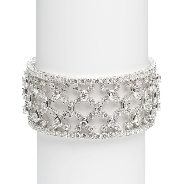Wide Diamond And White Gold Trellis Bracelet, Circa 2000, 22.17 Carats - image 5
