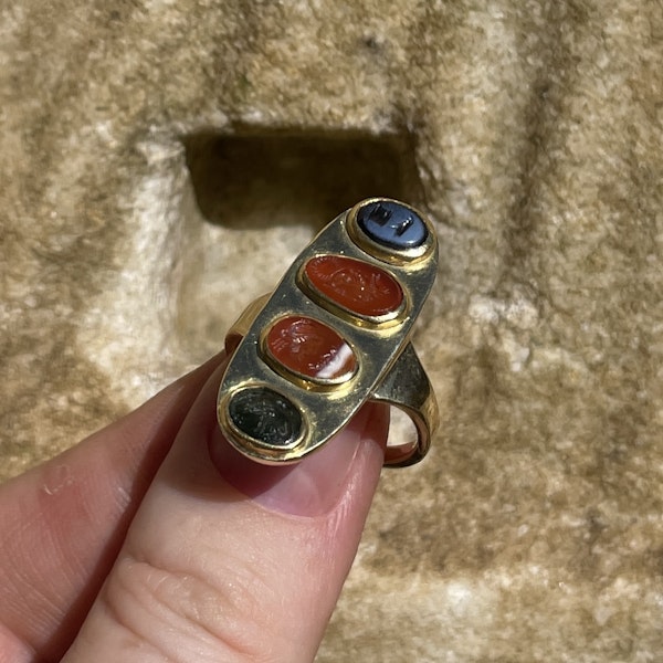 Gold ring set with four Ancient and Renaissance hardstone intaglios. - image 12