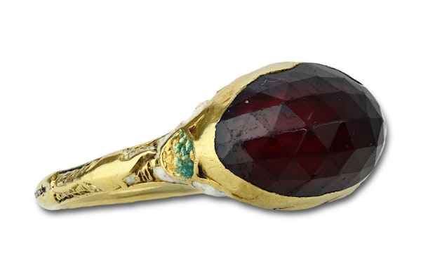 Gold and enamel ring set with a faceted garnet. English, 17th century. - image 7