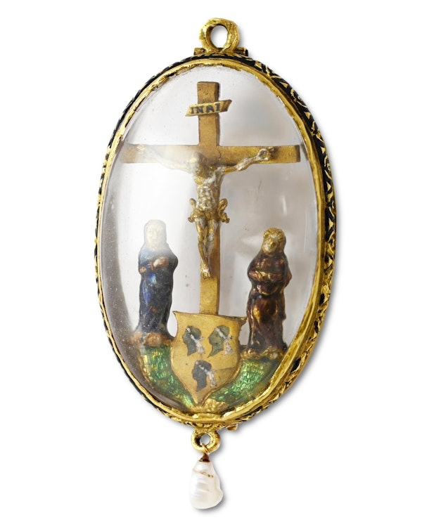 Renaissance rock crystal, gold and enamel pendant set with the crucifixion. - image 2