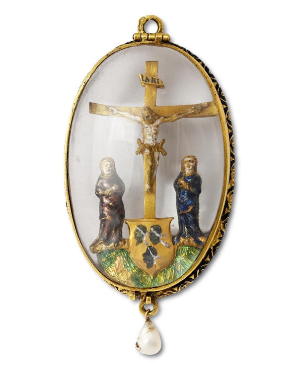 Renaissance rock crystal, gold and enamel pendant set with the crucifixion. - image 5