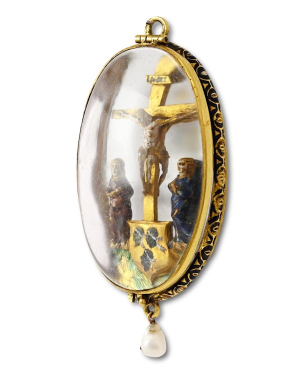 Renaissance rock crystal, gold and enamel pendant set with the crucifixion. - image 6