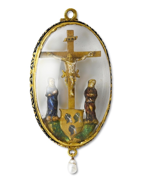Renaissance rock crystal, gold and enamel pendant set with the crucifixion. - image 8