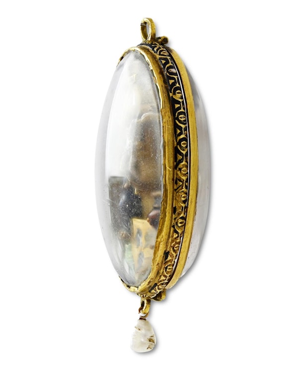 Renaissance rock crystal, gold and enamel pendant set with the crucifixion. - image 3