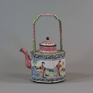 Chinese canton enamel winepot, Qianlong (1736-95)