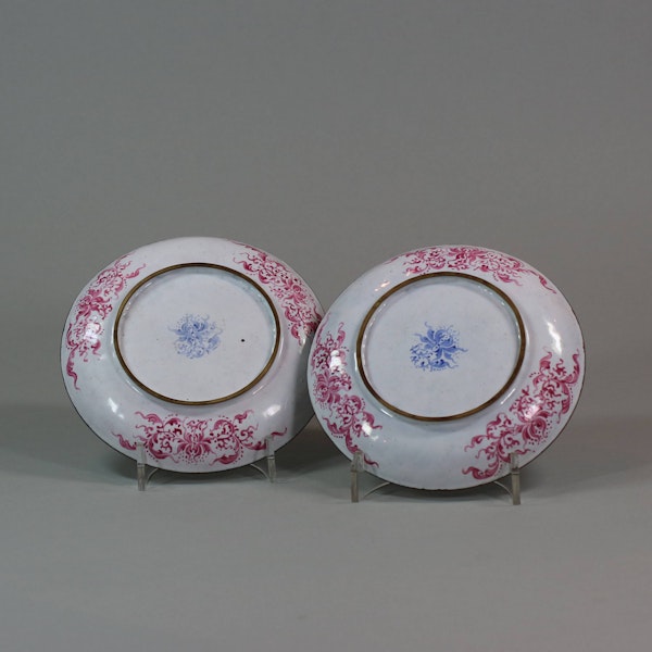 Pair of Chinese canton enamel saucer dishes, Qianlong (1736-95) - image 2