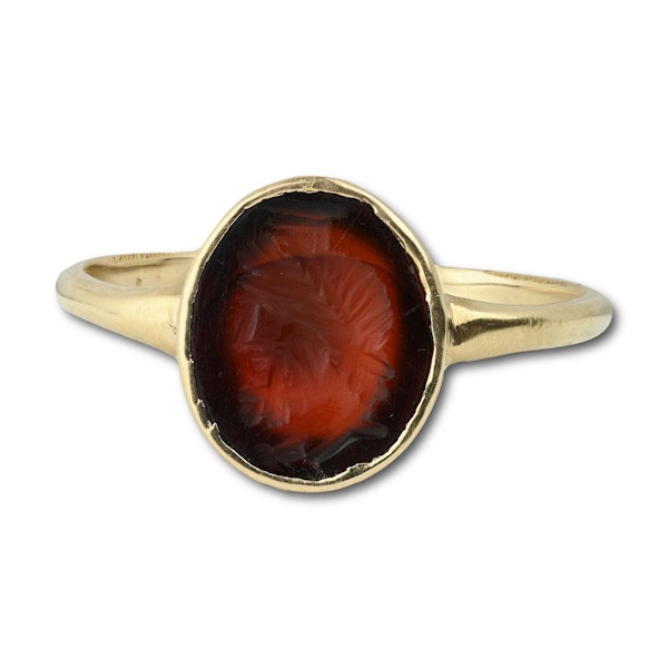 Gold ring with a carnelian intaglio of Zeus-Serapis. Roman, 1st - 2nd century AD - image 6
