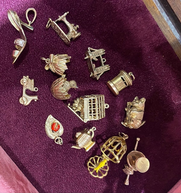 Charms in 9ct Gold date Vintage, Lilly's Attic since 2001 - image 1