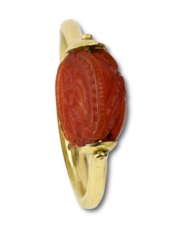 Gold ring with an ancient carnelian scarab. Etruscan, 4th - 5th Century BC. - image 6