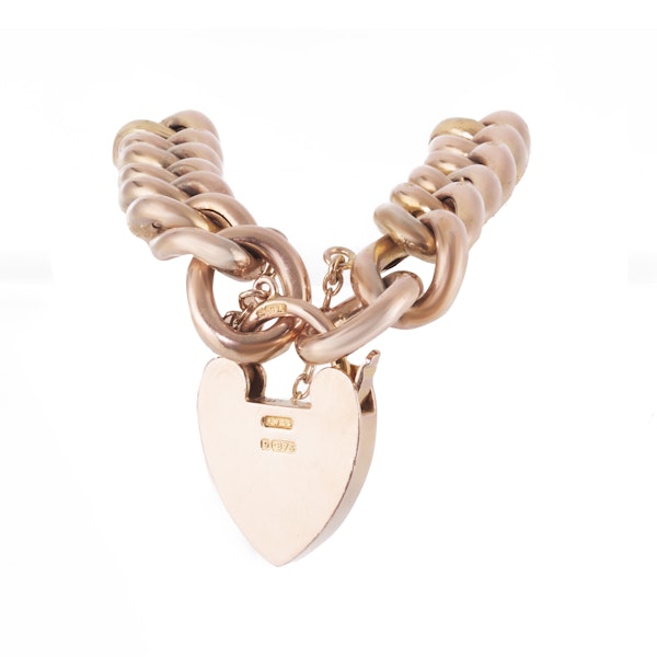 An Edwardian Gold Curb Bracelet - image 3