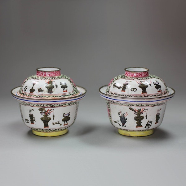 Pair of Chinese Canton enamel bowls and covers, Qianlong (1736-95) - image 1