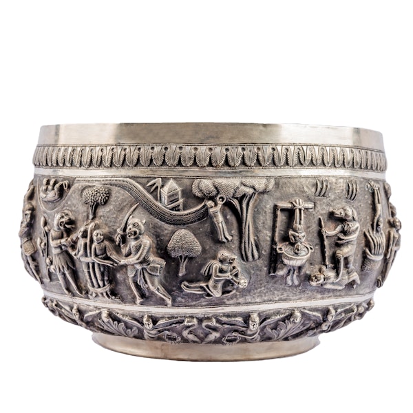 A large 19th-century Indian silver bowl ornamented using repousse, chasing and engraving depicting scenes of Naraka (Hell) - image 8