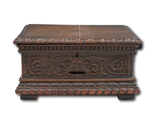 Walnut casket with concealed money box. Italian, 16th / 17th century. - image 2