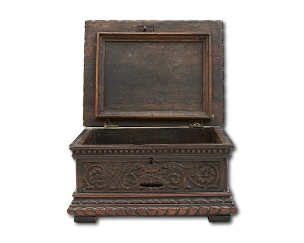 Walnut casket with concealed money box. Italian, 16th / 17th century. - image 9