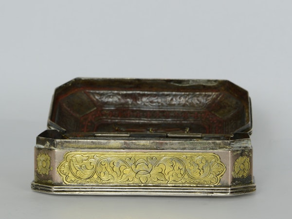 Antique tobacco Box, Kinta, lower Perak – 19th century - image 2