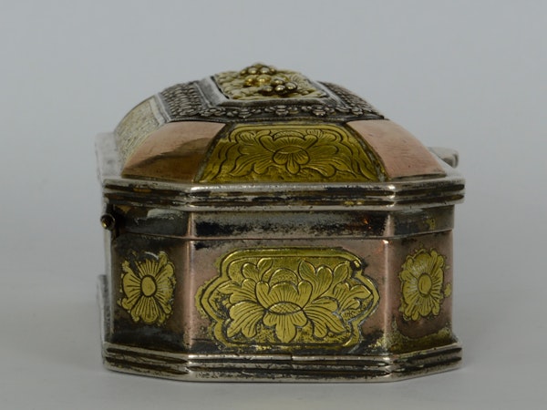 Antique tobacco Box, Kinta, lower Perak – 19th century - image 5