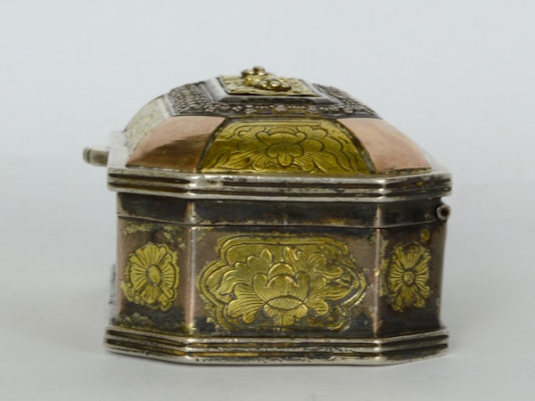 Antique tobacco Box, Kinta, lower Perak – 19th century - image 6