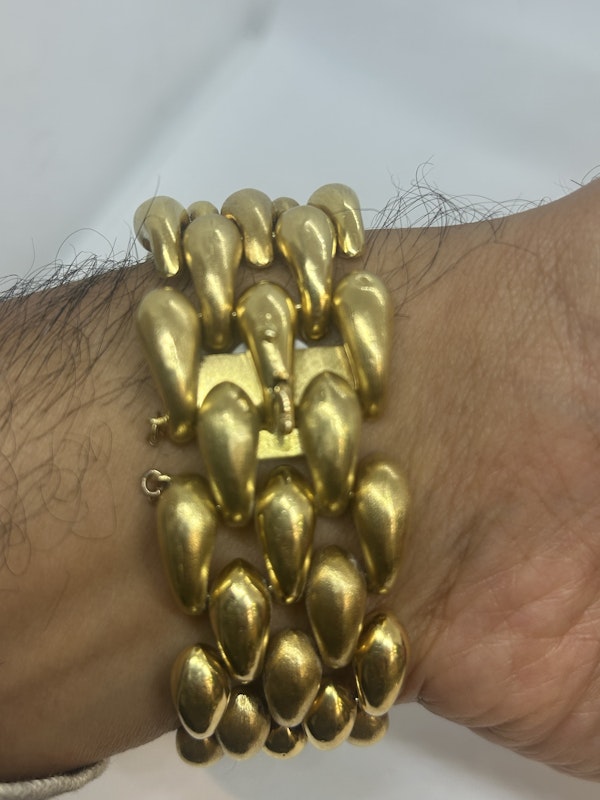 Chunky 1960,s 18ct gold bracelet at Deco&Vintage Ltd - image 3