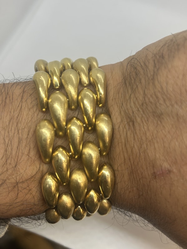 Chunky 1960,s 18ct gold bracelet at Deco&Vintage Ltd - image 4
