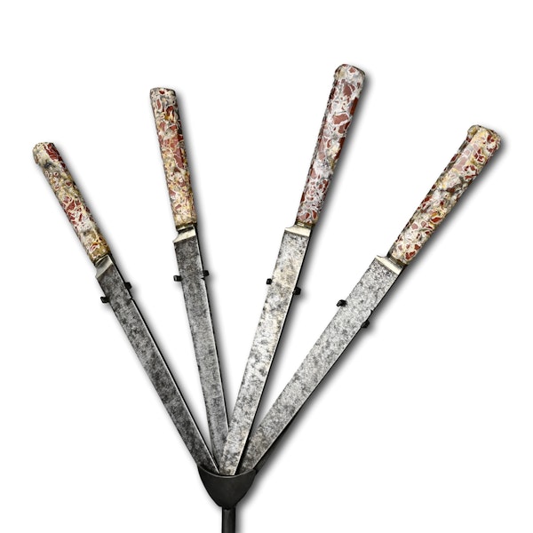 Four Renaissance knives with jasper handles. English or French, 17th century. - image 2