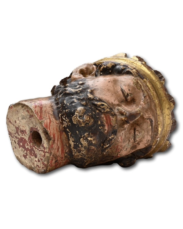 Polychromed wooden head of a decapitated king. French, 17th century. - image 8