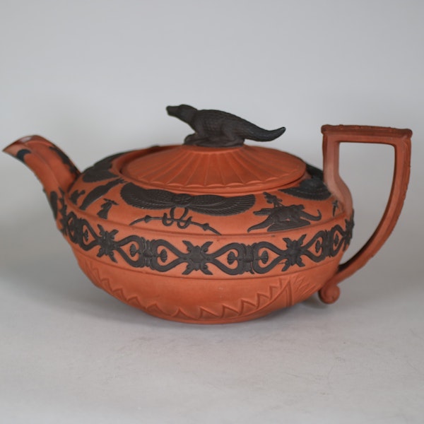 A large Wedgwood 'Rosso Antico' teapot and cover, circa 1820 - image 3