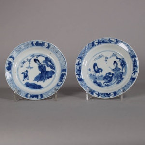 Chinese near pair of small blue and white plates, Kangxi (1662-1722)