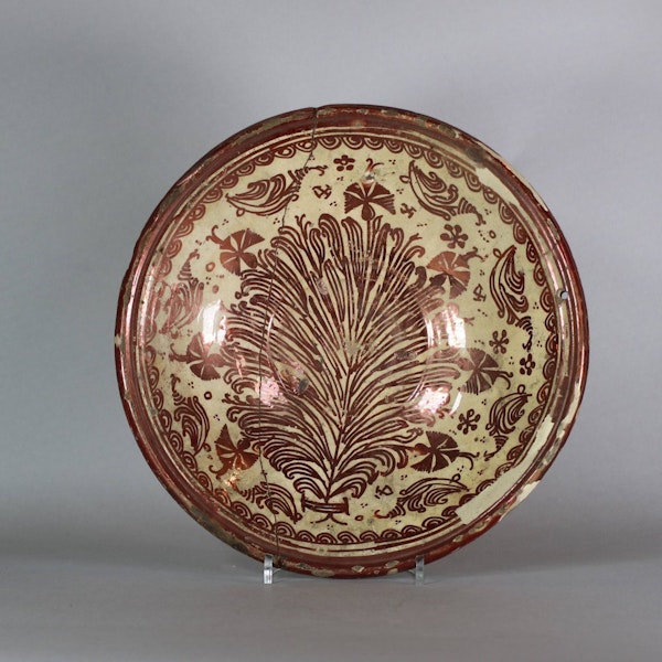 Hispano-Moresque lustre charger, late 17th century - image 1