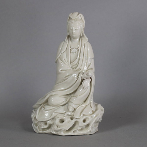 Chinese blanc de chine figure of Guanyin, Kangxi or earlier - image 1