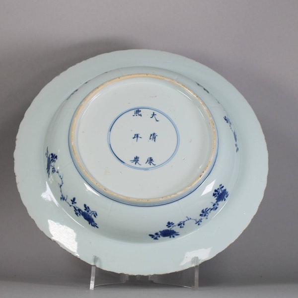 Large Chinese blue and white Long Eliza dish, Kangxi (1662-1722) - image 2
