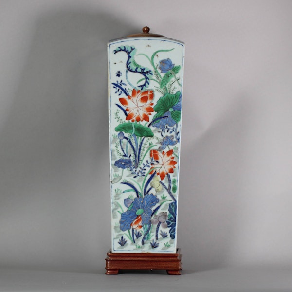 Chinese famille verte square-section vase, Kangxi (1662-1722) - image 3