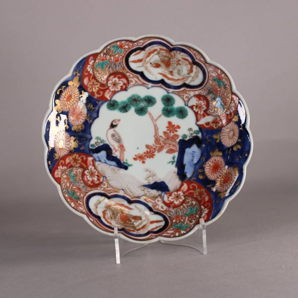 Pair of Japanese Imari lobed dishes, c.1720 - image 1