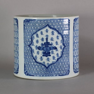 Chinese blue and white brush pot, Kangxi (1662-1722)