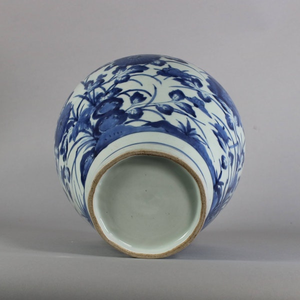 Japanese blue and white Arita vase, circa 1680 - image 2