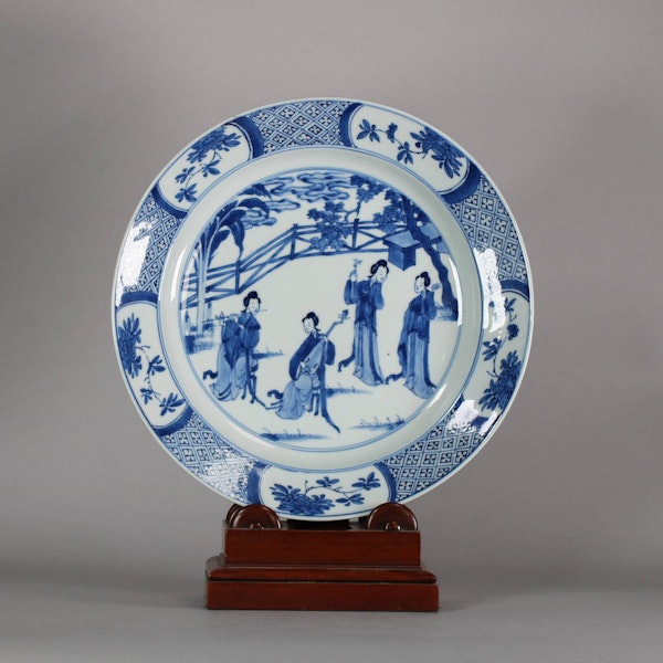 Chinese blue and white 'dancers and musicians' dish, Kangxi (1662-1722) - image 1