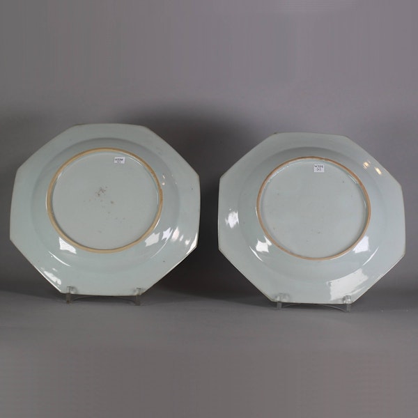 Pair of Chinese famille rose octagonal plates, Qianlong (1736-95) - image 2