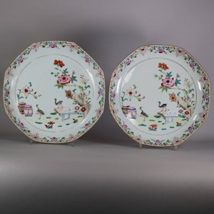 Pair of Chinese famille rose octagonal deep plates, Qianlong (1736-95)
