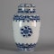 Chinese blue and white jar and cover, Kangxi (1662-1722) - image 3