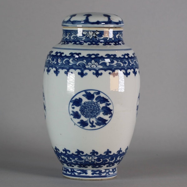Chinese blue and white jar and cover, Kangxi (1662-1722) - image 3