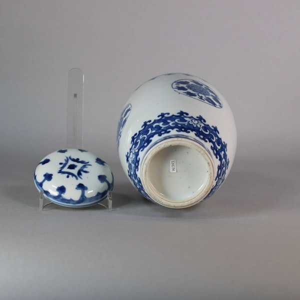 Chinese blue and white jar and cover, Kangxi (1662-1722) - image 2