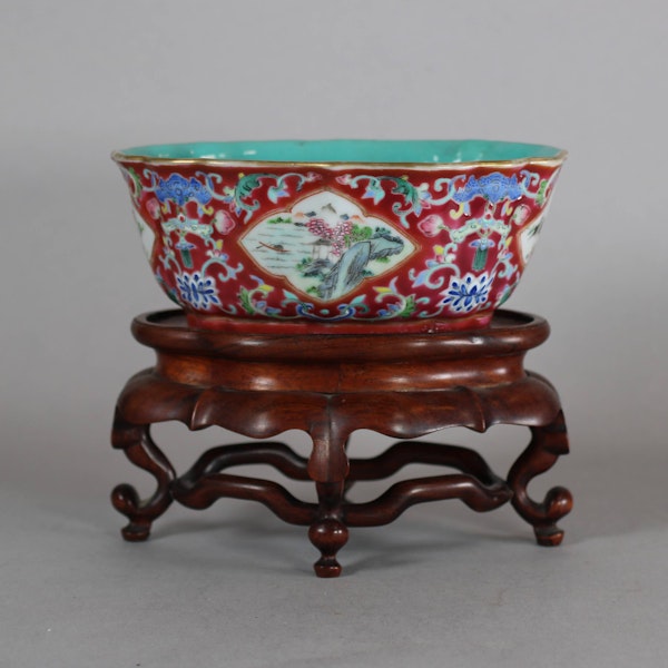 Chinese ruby ground lobed brush washer, Daoguang mark and period (1820-1850) - image 3