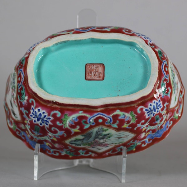 Chinese ruby ground lobed brush washer, Daoguang mark and period (1820-1850) - image 4