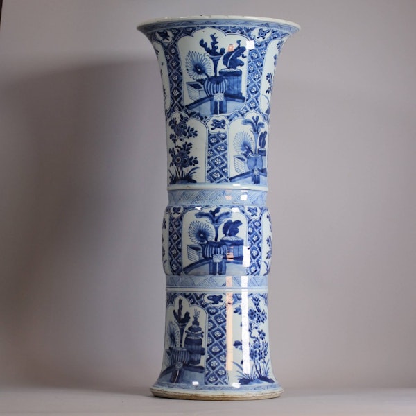 Chinese blue and white beaker vase, Kangxi (1662-1722) - image 1