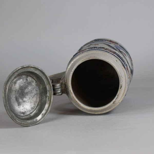 German moulded tankard with pewter lid, 18th century - image 3