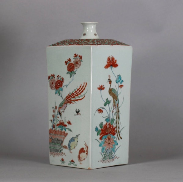 Japanese tokkuri, circa 1680, Edo period (1615-1868), in the kakiemon style decorated in Holland in the 18th century - image 1