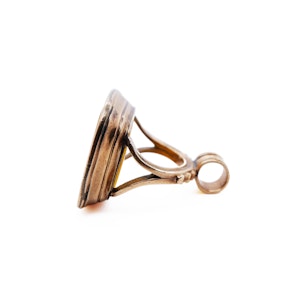 Georgian 9 ct. gold cream chalcedony crested seal