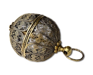 Large filigree silver gilt ball form pomander. Spanish, circa 1700.