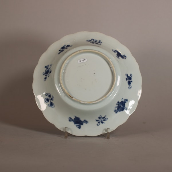 Chinese blue and white saucer, Kangxi (1662-1722) - image 2