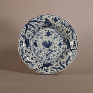 Chinese blue and white saucer, Kangxi (1662-1722)